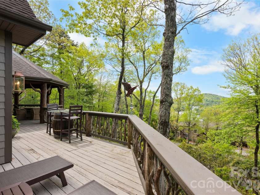 536 Hawk Mountain Road, Lake Toxaway, NC 28747.  MLS# CAR4379060, YatesRealty ID 20277. 
