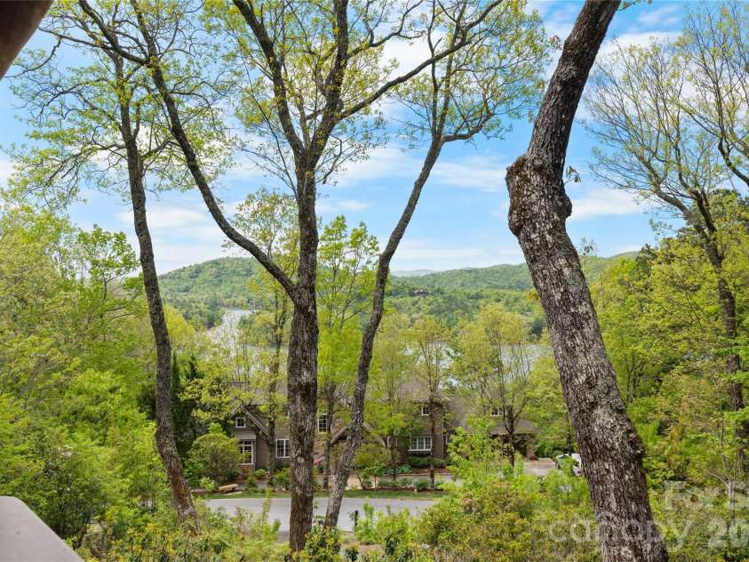 536 Hawk Mountain Road, Lake Toxaway, NC 28747.  MLS# CAR4379060, YatesRealty ID 20277. 