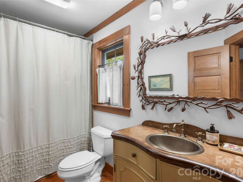 536 Hawk Mountain Road, Lake Toxaway, NC 28747.  MLS# CAR4379060, YatesRealty ID 20277. 