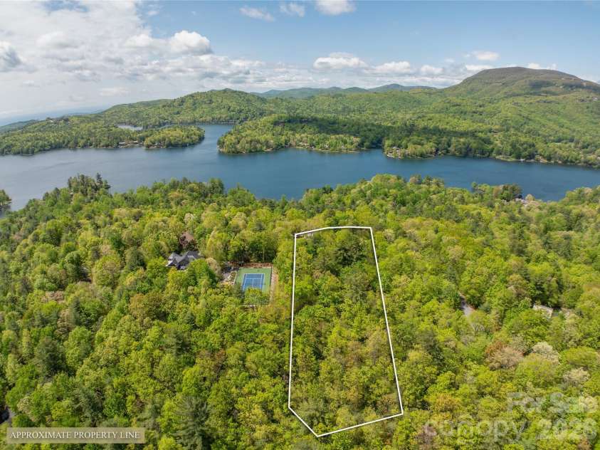 536 Hawk Mountain Road, Lake Toxaway, NC 28747.  MLS# CAR4379060, YatesRealty ID 20277. 