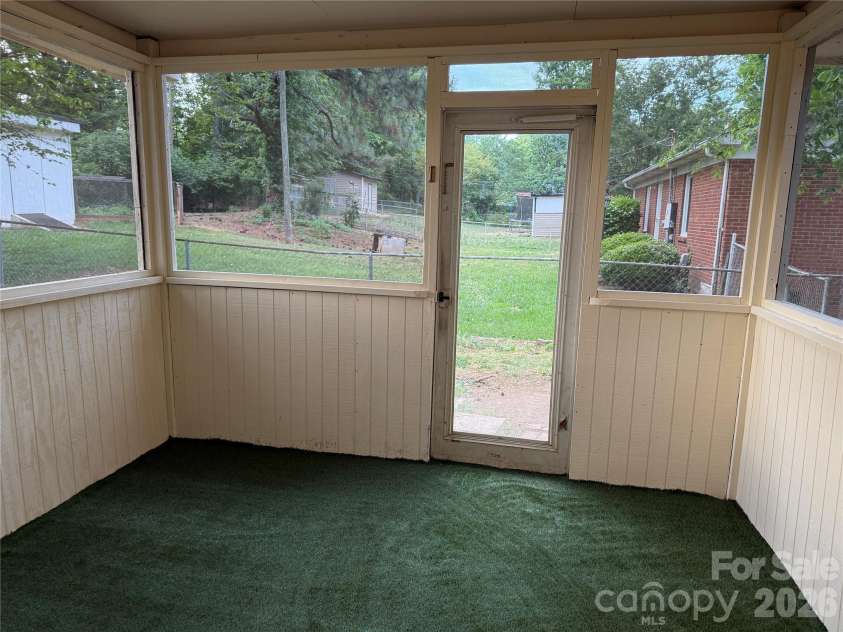 749 Edgerton Drive, Charlotte, NC 28213.  MLS# CAR4367078, YatesRealty ID 20278. 