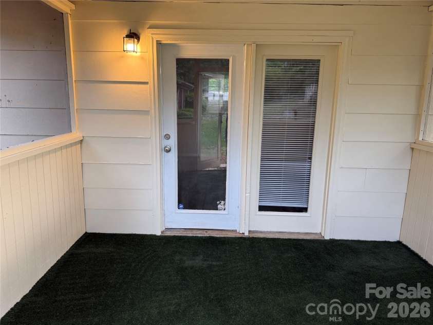 749 Edgerton Drive, Charlotte, NC 28213.  MLS# CAR4367078, YatesRealty ID 20278. 