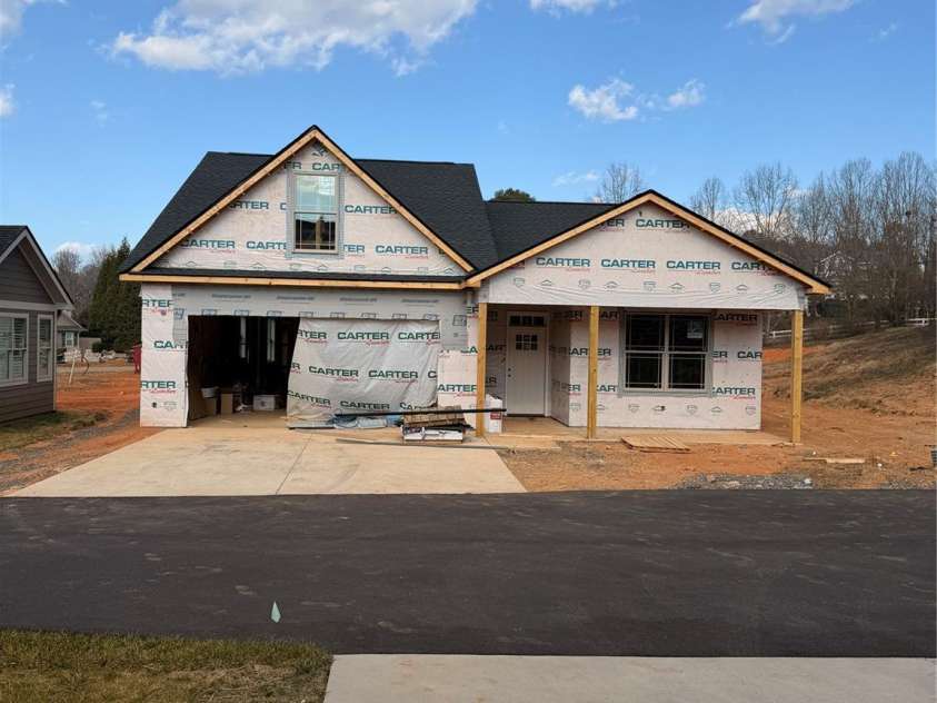 831A Wynnshire Drive, Hickory, NC 28601.  MLS# CAR4333214, YatesRealty ID 2028. 