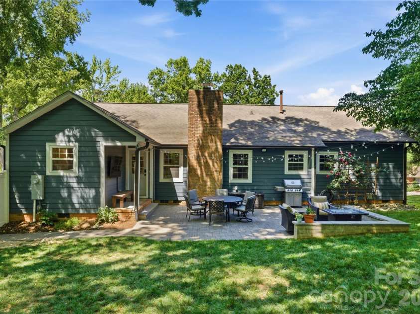 1061 Eaglewood Avenue, Charlotte, NC 28212.  MLS# CAR4375230, YatesRealty ID 20280. 