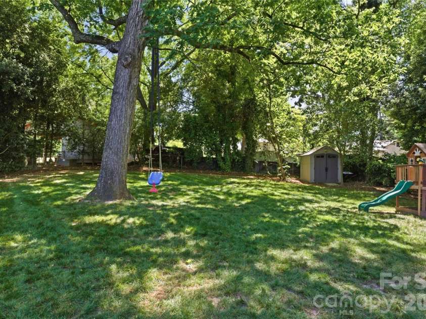 1061 Eaglewood Avenue, Charlotte, NC 28212.  MLS# CAR4375230, YatesRealty ID 20280. 