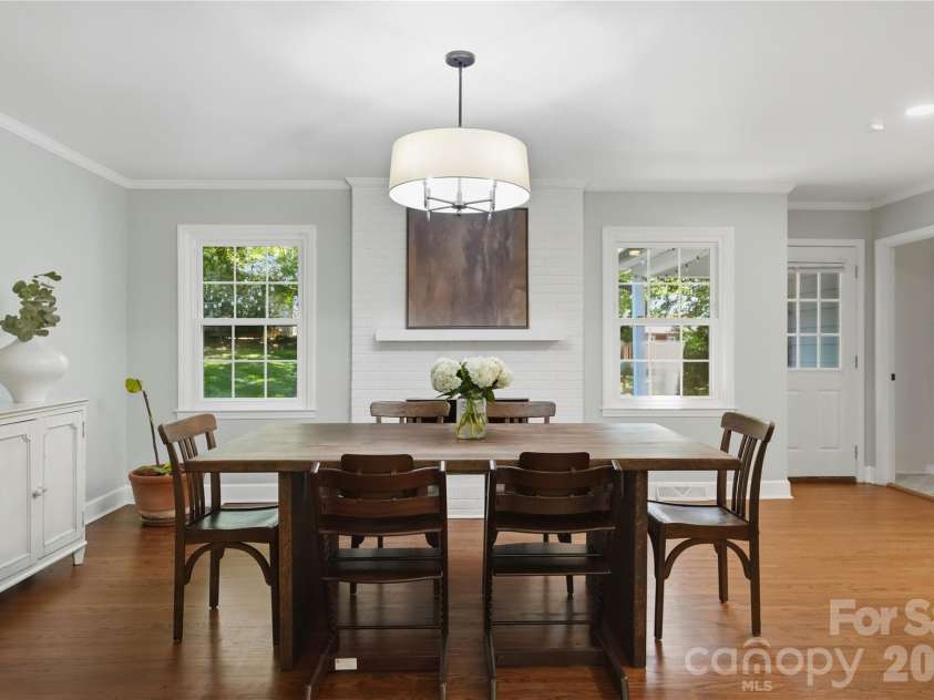 1061 Eaglewood Avenue, Charlotte, NC 28212.  MLS# CAR4375230, YatesRealty ID 20280. 
