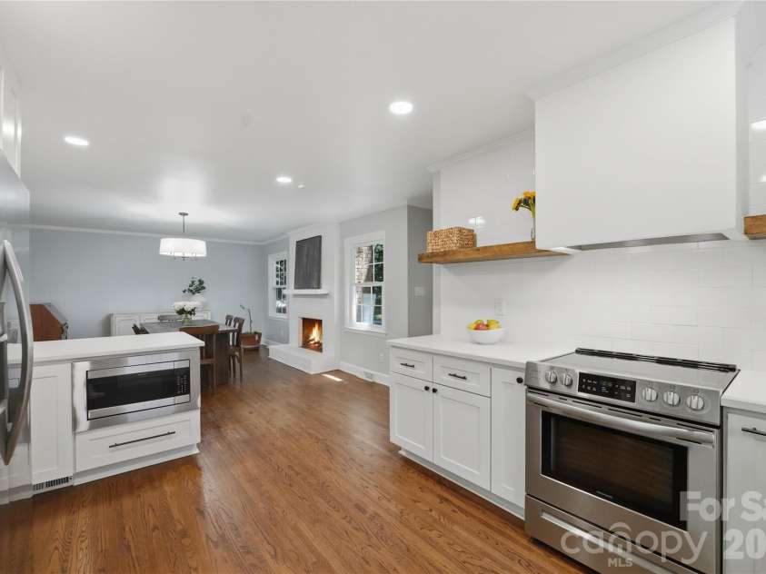 1061 Eaglewood Avenue, Charlotte, NC 28212.  MLS# CAR4375230, YatesRealty ID 20280. 