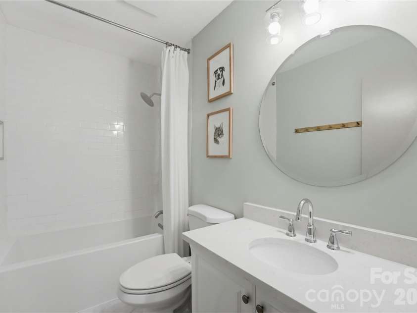 1061 Eaglewood Avenue, Charlotte, NC 28212.  MLS# CAR4375230, YatesRealty ID 20280. 
