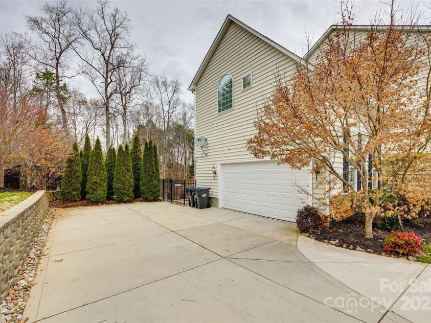 341 Fischer Road, Fort Mill, SC 29715.  MLS# CAR4225245, YatesRealty ID 20280. 