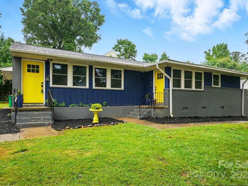 1412 Wembley Drive, Charlotte, NC 28205.  MLS# CAR4257976, YatesRealty ID 20281. 