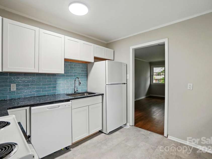1412 Wembley Drive, Charlotte, NC 28205.  MLS# CAR4257976, YatesRealty ID 20281. 