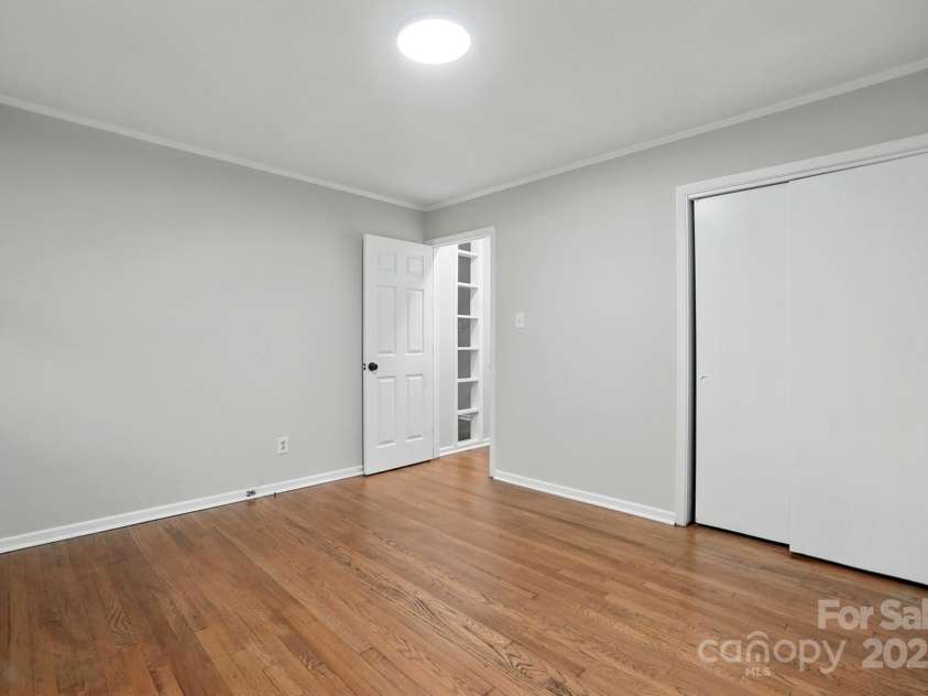 1412 Wembley Drive, Charlotte, NC 28205.  MLS# CAR4257976, YatesRealty ID 20281. 