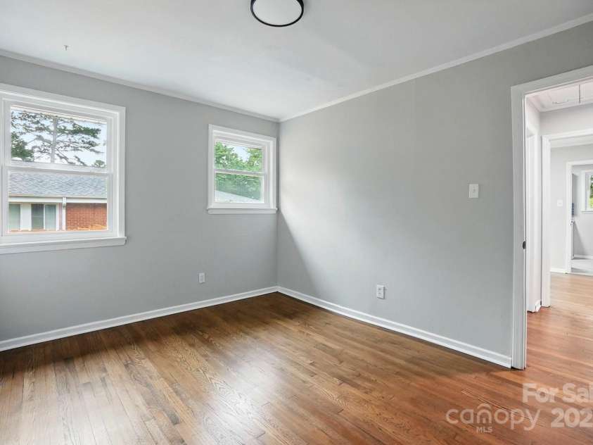 1412 Wembley Drive, Charlotte, NC 28205.  MLS# CAR4257976, YatesRealty ID 20281. 