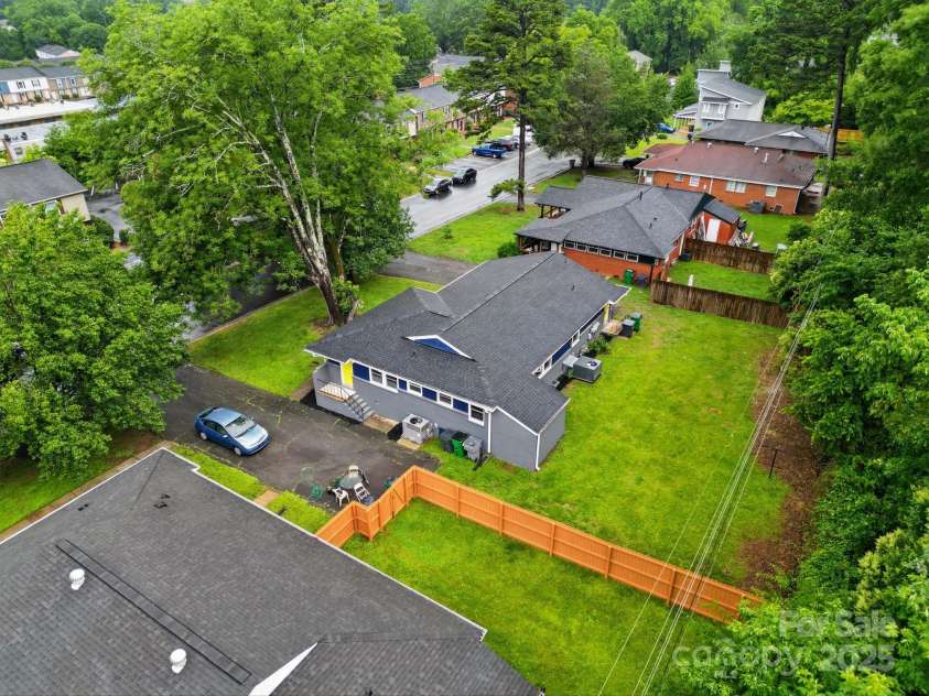 1412 Wembley Drive, Charlotte, NC 28205.  MLS# CAR4257976, YatesRealty ID 20281. 
