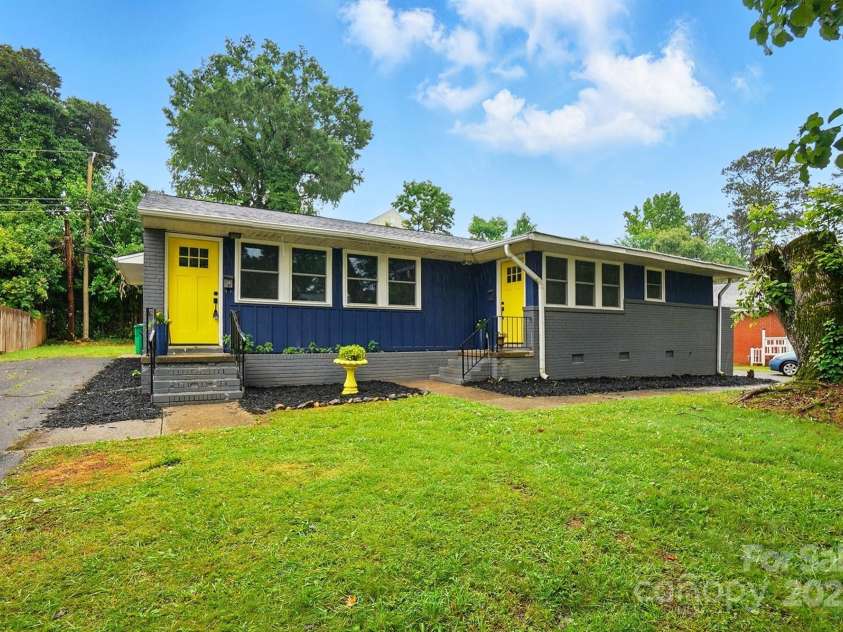 1412 Wembley Drive, Charlotte, NC 28205.  MLS# CAR4257976, YatesRealty ID 20281. Welcome to your best investment yet!