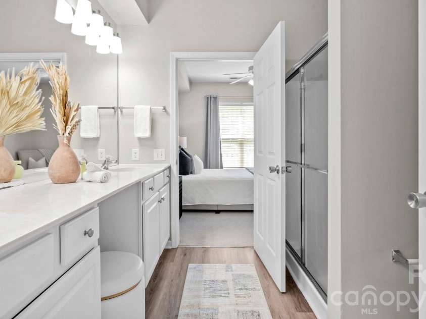 3224 Margellina Drive, Charlotte, NC 28210.  MLS# CAR4376591, YatesRealty ID 20282. 