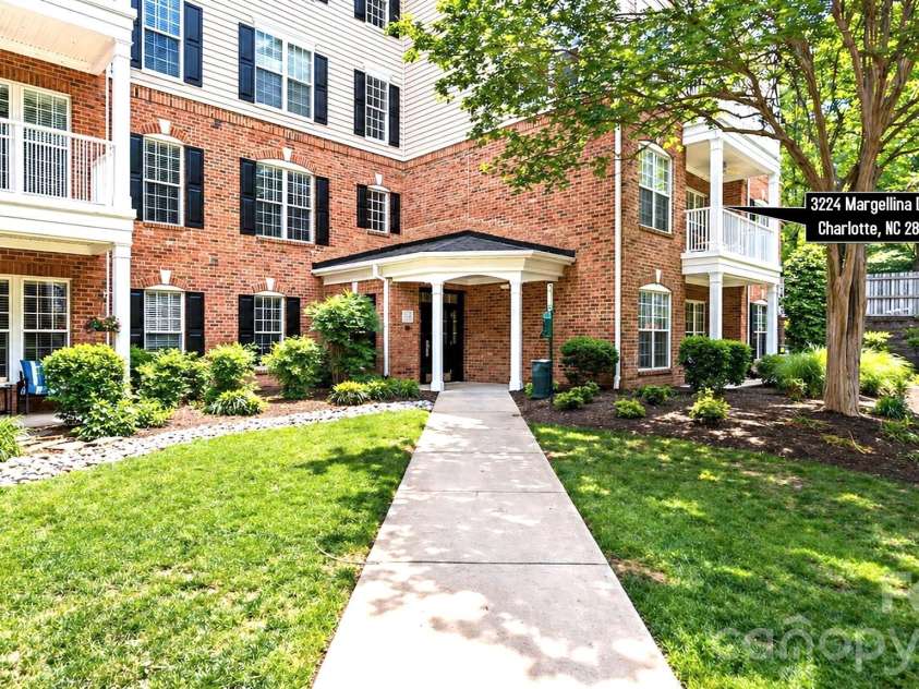 3224 Margellina Drive, Charlotte, NC 28210.  MLS# CAR4376591, YatesRealty ID 20282. 