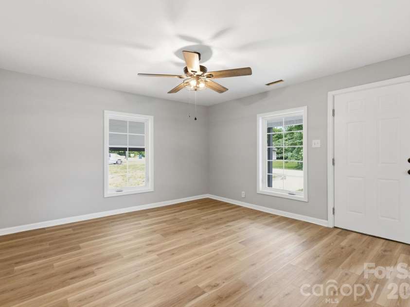 3620 2nd Avenue, Hickory, NC 28602.  MLS# CAR4378791, YatesRealty ID 20284. 