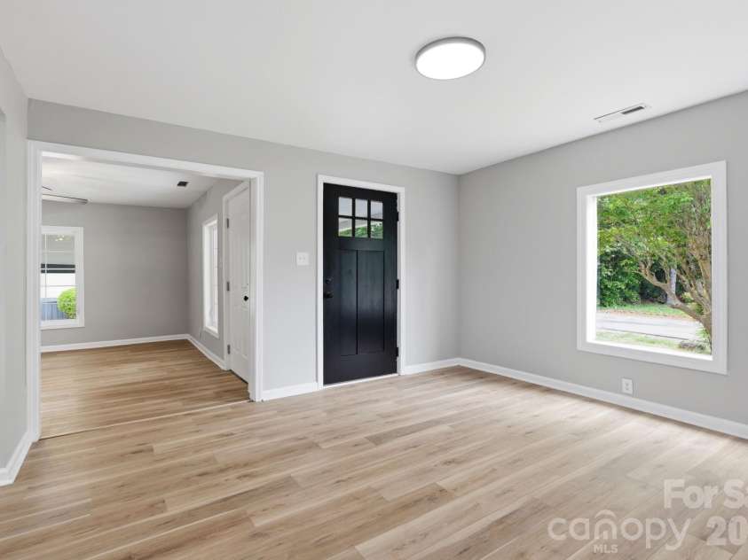 3620 2nd Avenue, Hickory, NC 28602.  MLS# CAR4378791, YatesRealty ID 20284. 