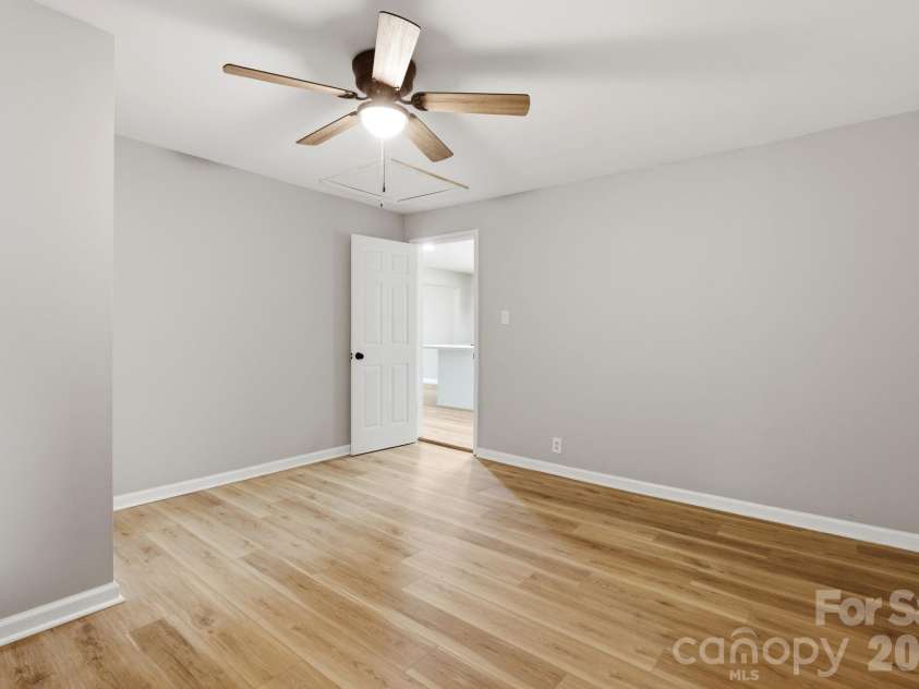 3620 2nd Avenue, Hickory, NC 28602.  MLS# CAR4378791, YatesRealty ID 20284. 