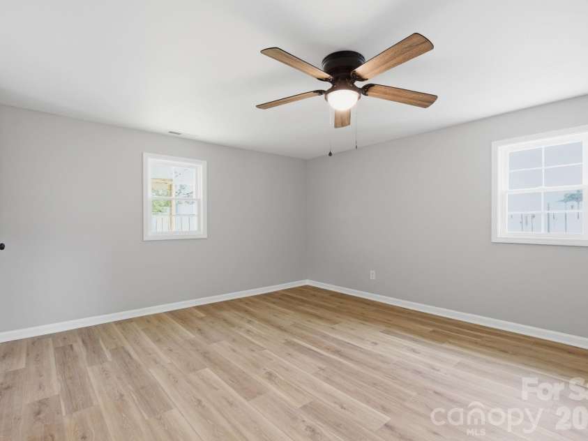 3620 2nd Avenue, Hickory, NC 28602.  MLS# CAR4378791, YatesRealty ID 20284. 