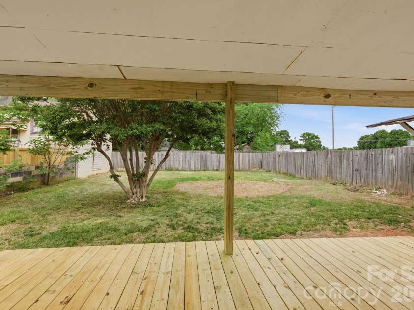 3620 2nd Avenue, Hickory, NC 28602.  MLS# CAR4378791, YatesRealty ID 20284. 