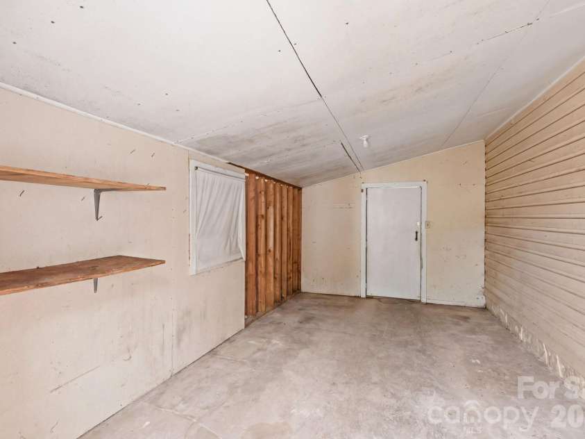 3620 2nd Avenue, Hickory, NC 28602.  MLS# CAR4378791, YatesRealty ID 20284. 
