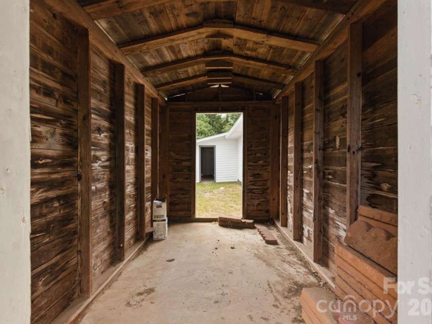 3620 2nd Avenue, Hickory, NC 28602.  MLS# CAR4378791, YatesRealty ID 20284. 
