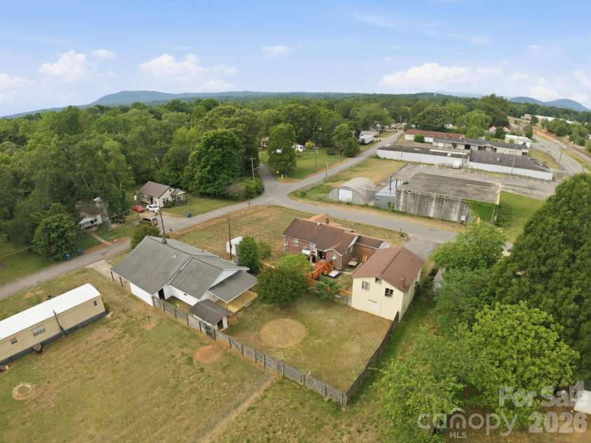 3620 2nd Avenue, Hickory, NC 28602.  MLS# CAR4378791, YatesRealty ID 20284. 