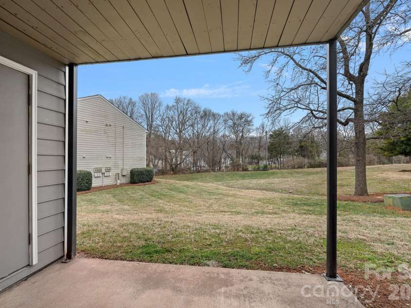 3021 Heathstead Place, Charlotte, NC 28210.  MLS# CAR4358212, YatesRealty ID 20285. Back patio