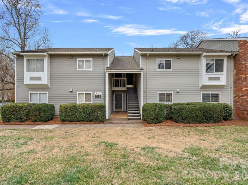 3021 Heathstead Place, Charlotte, NC 28210.  MLS# CAR4358212, YatesRealty ID 20285. Exterior