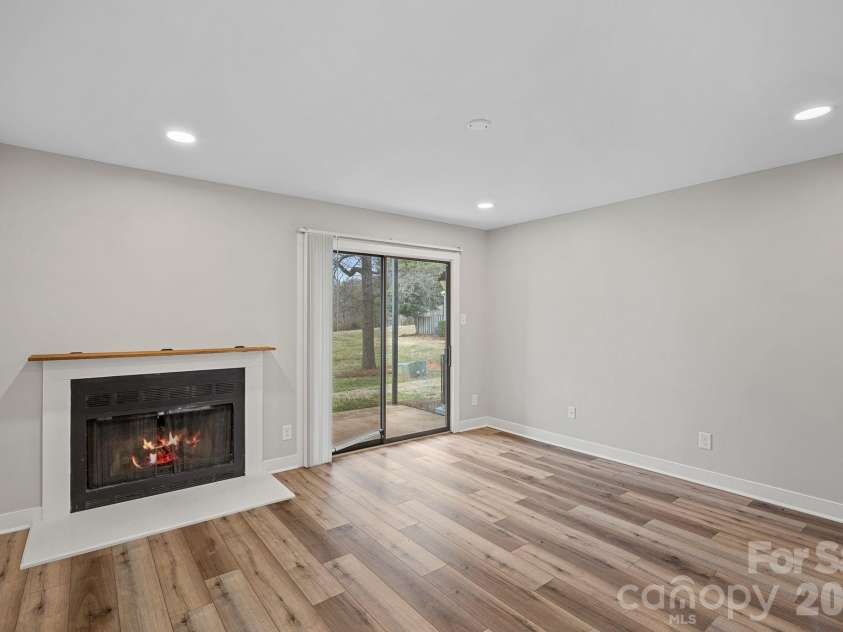 3021 Heathstead Place, Charlotte, NC 28210.  MLS# CAR4358212, YatesRealty ID 20285. Fireplace 