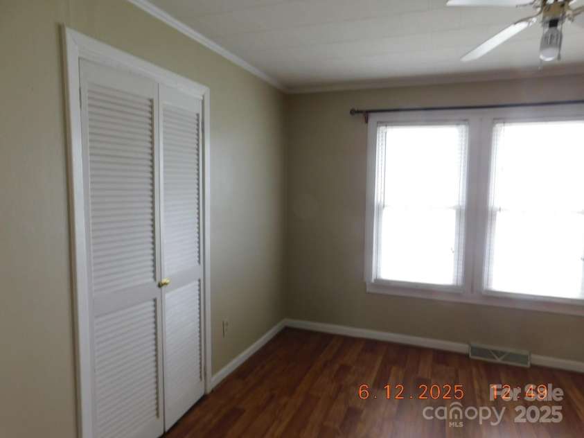 809 Ruth Avenue, Kannapolis, NC 28083.  MLS# CAR4262896, YatesRealty ID 20285. BED,ROOM