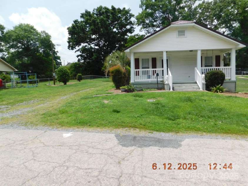 809 Ruth Avenue, Kannapolis, NC 28083.  MLS# CAR4262896, YatesRealty ID 20285. Front