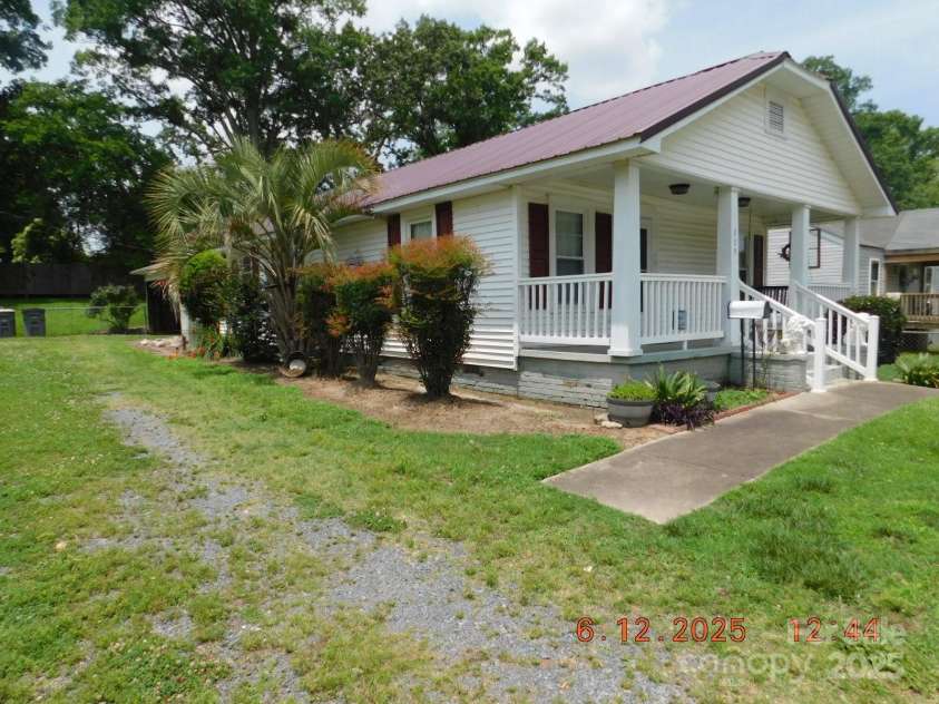 809 Ruth Avenue, Kannapolis, NC 28083.  MLS# CAR4262896, YatesRealty ID 20285. SIDE