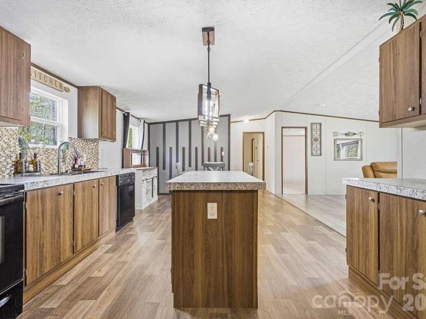 31 Mcgee Hill Road, Fairview, NC 28730.  MLS# CAR4289584, YatesRealty ID 20286. 