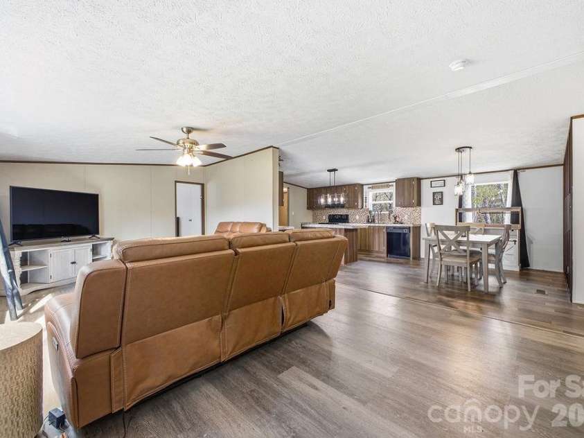 31 Mcgee Hill Road, Fairview, NC 28730.  MLS# CAR4289584, YatesRealty ID 20286. 