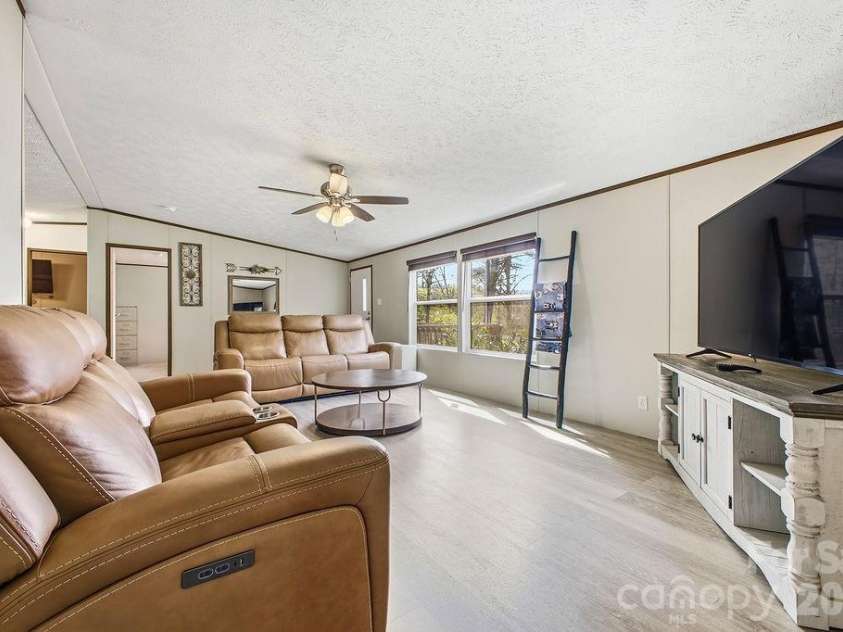 31 Mcgee Hill Road, Fairview, NC 28730.  MLS# CAR4289584, YatesRealty ID 20286. 