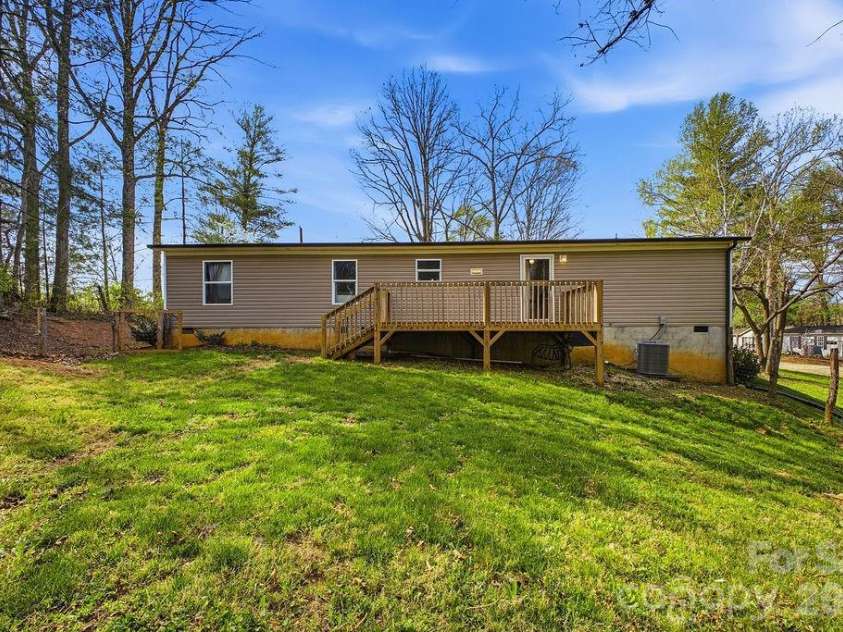 31 Mcgee Hill Road, Fairview, NC 28730.  MLS# CAR4289584, YatesRealty ID 20286. 