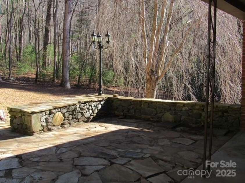 9 Vance Drive, Black Mountain, NC 28711.  MLS# CAR4271954, YatesRealty ID 20286. 