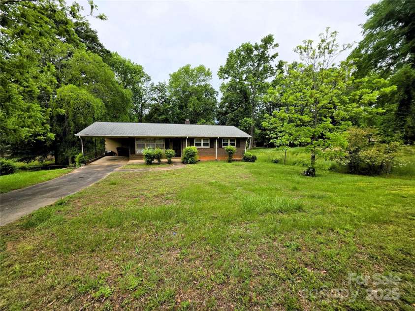 1105 Stanton Drive, Shelby, NC 28150.  MLS# CAR4259993, YatesRealty ID 20287. 