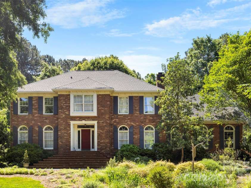 625 Greenbrook Parkway, Matthews, NC 28104.  MLS# CAR4378855, YatesRealty ID 20288. 