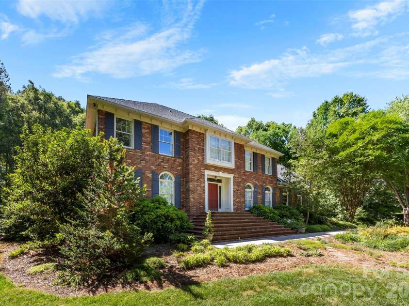625 Greenbrook Parkway, Matthews, NC 28104.  MLS# CAR4378855, YatesRealty ID 20288. 