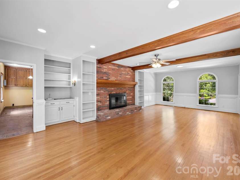 625 Greenbrook Parkway, Matthews, NC 28104.  MLS# CAR4378855, YatesRealty ID 20288. 