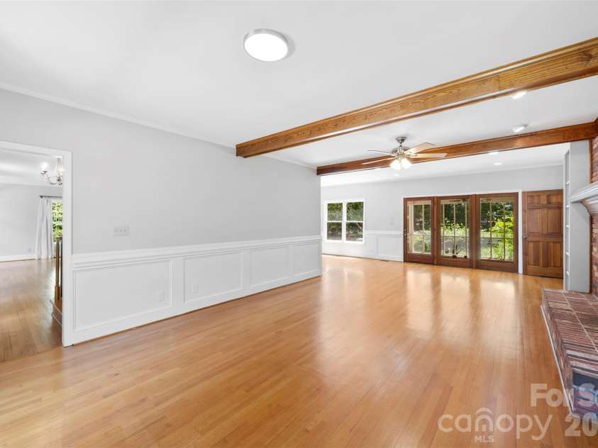 625 Greenbrook Parkway, Matthews, NC 28104.  MLS# CAR4378855, YatesRealty ID 20288. 