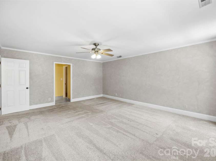 625 Greenbrook Parkway, Matthews, NC 28104.  MLS# CAR4378855, YatesRealty ID 20288. 