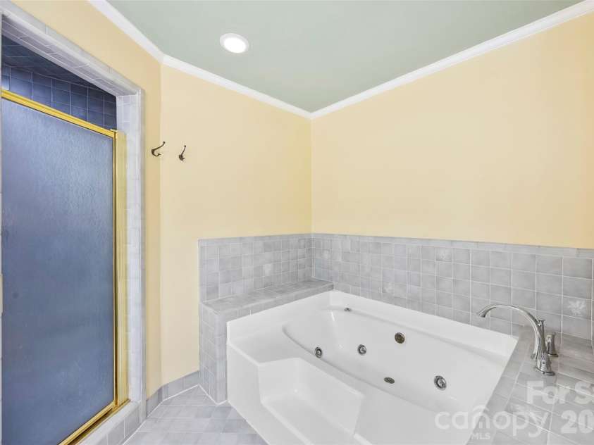 625 Greenbrook Parkway, Matthews, NC 28104.  MLS# CAR4378855, YatesRealty ID 20288. 