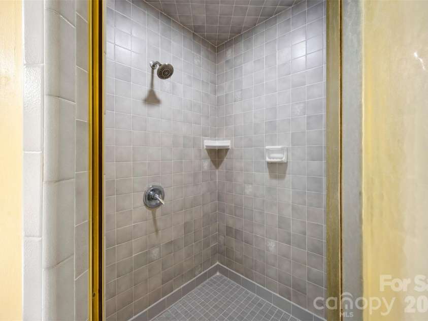 625 Greenbrook Parkway, Matthews, NC 28104.  MLS# CAR4378855, YatesRealty ID 20288. 