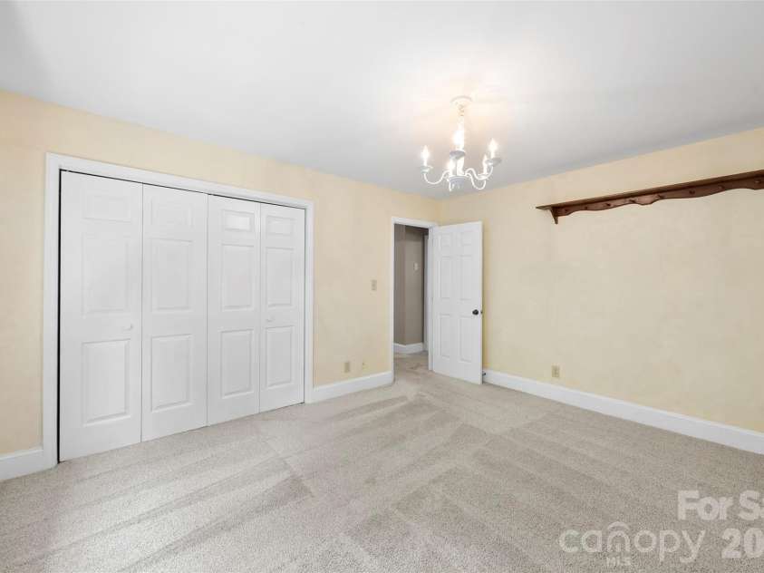 625 Greenbrook Parkway, Matthews, NC 28104.  MLS# CAR4378855, YatesRealty ID 20288. 