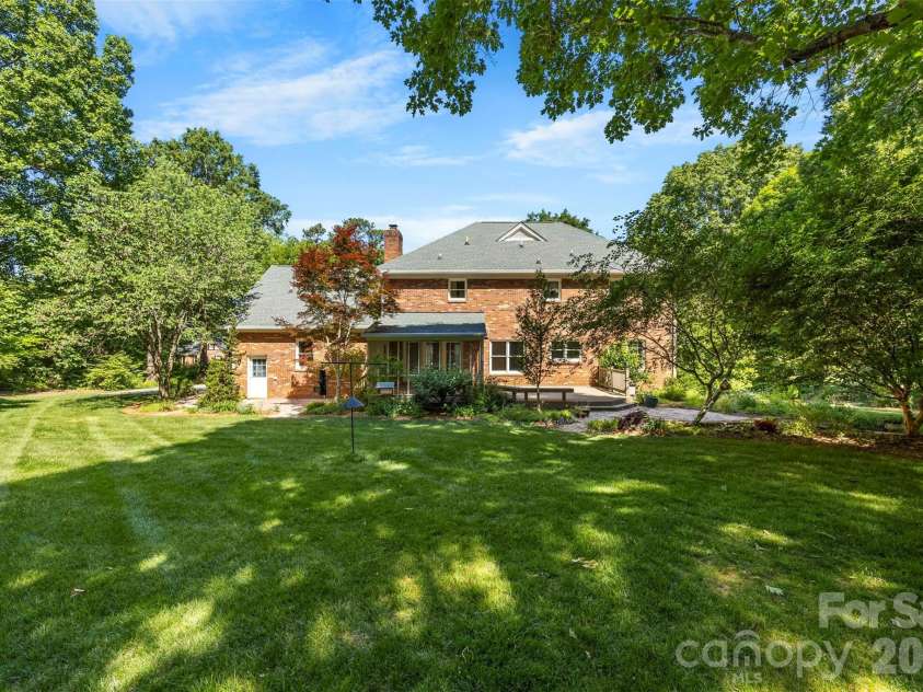 625 Greenbrook Parkway, Matthews, NC 28104.  MLS# CAR4378855, YatesRealty ID 20288. 